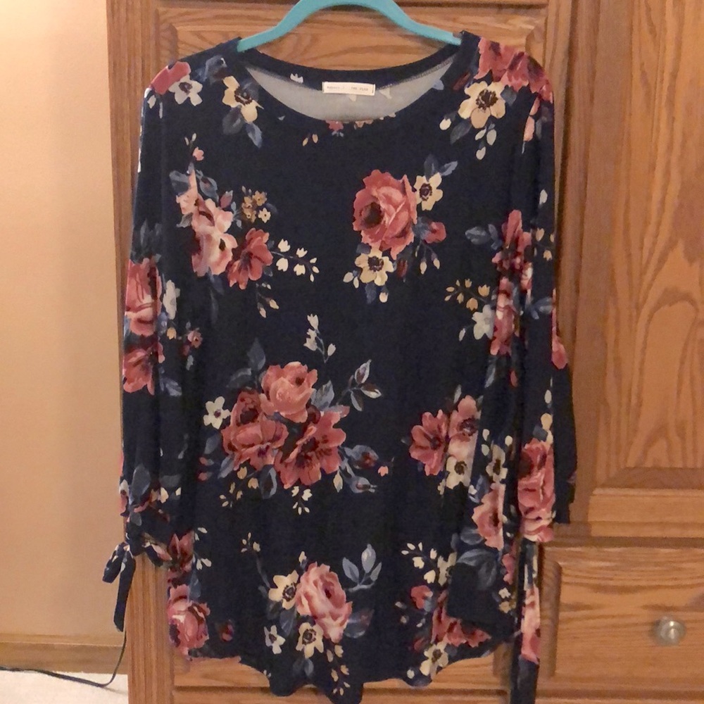 Floral plus sized top